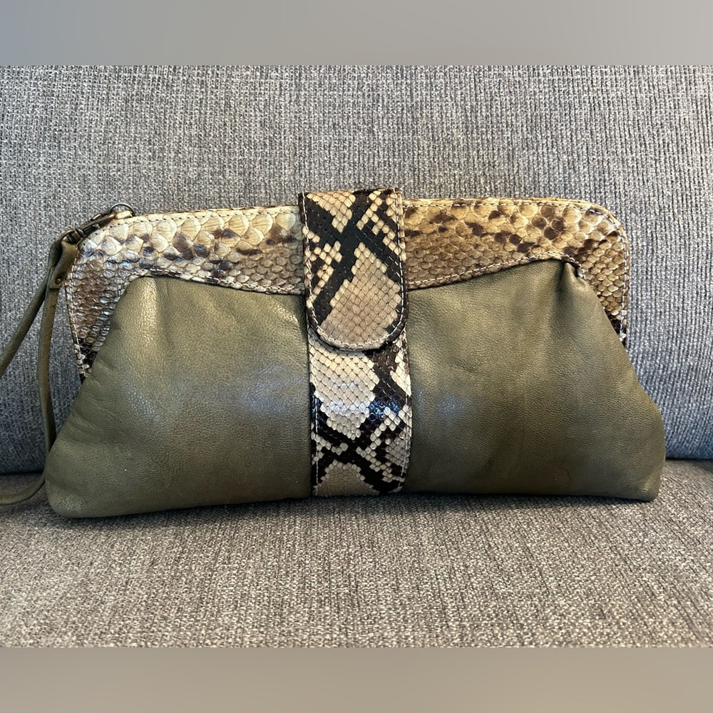 Leather & snakeskin vintage wristlet/clutch